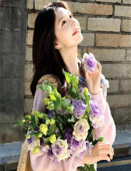 2026春季档《玫瑰陷入火焰里》：上映表现与批判评价